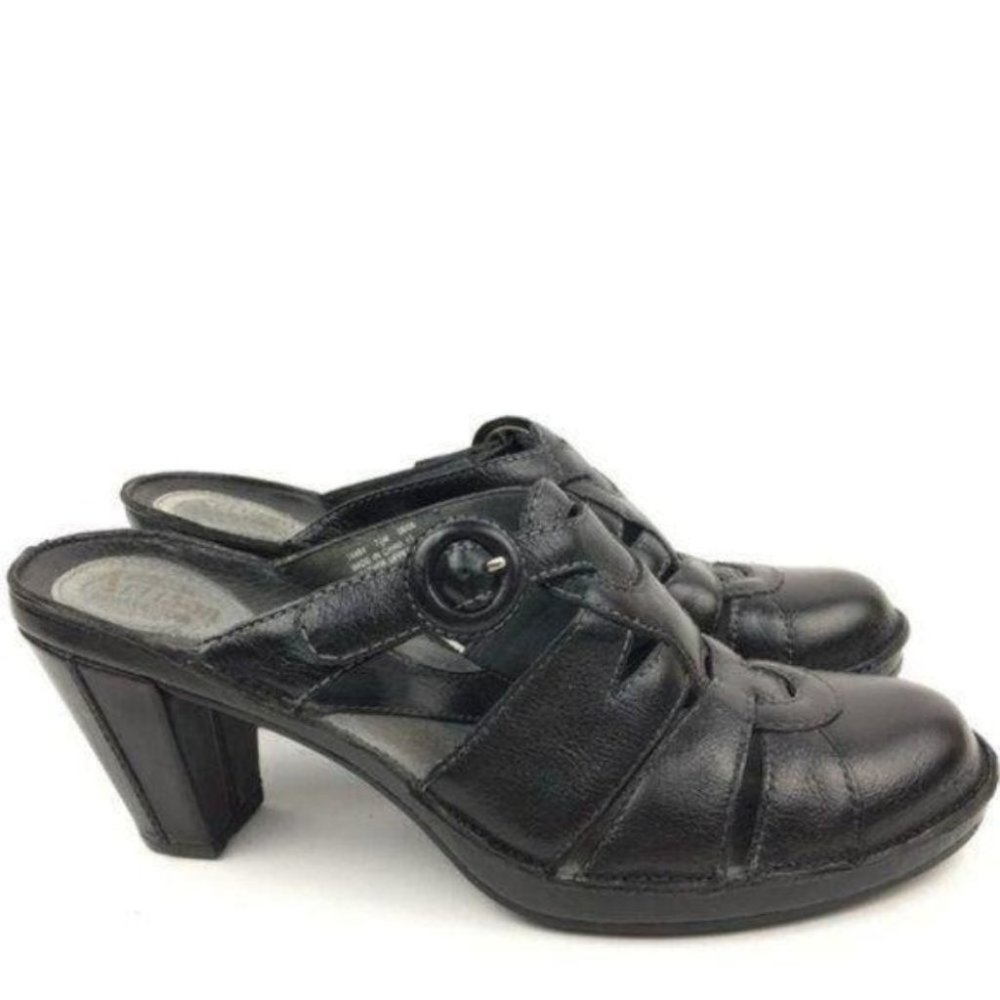 Clarks Artisan Collection size 7.5 Leather Mules